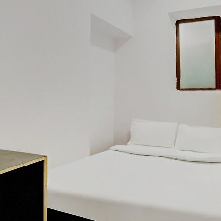 Hotel O North Campus Нью-Дели Экстерьер фото